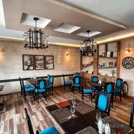 Guest House Mines Vrdnik Ngoại thất bức ảnh