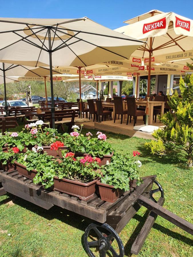 Guest House Mines Vrdnik Ngoại thất bức ảnh