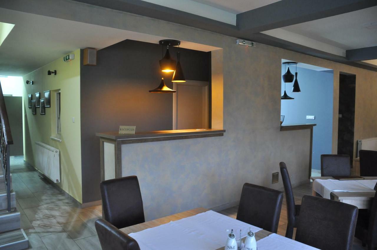 Guest House Mines Vrdnik Ngoại thất bức ảnh