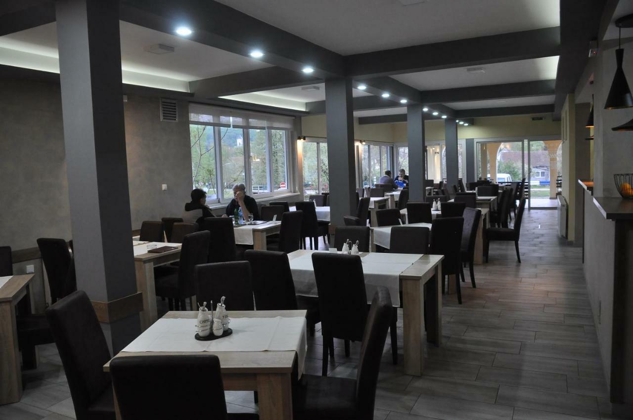 Guest House Mines Vrdnik Ngoại thất bức ảnh